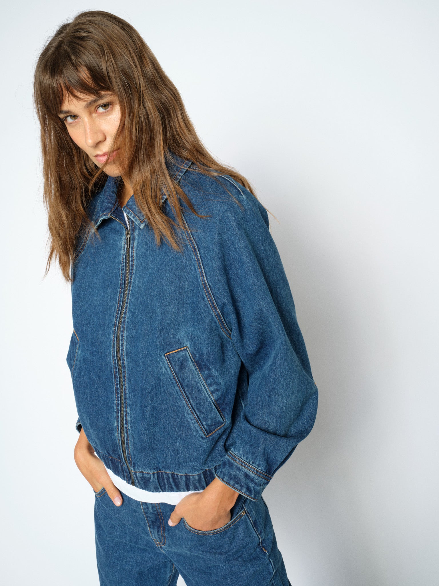 Modelshot / Blue / Detail